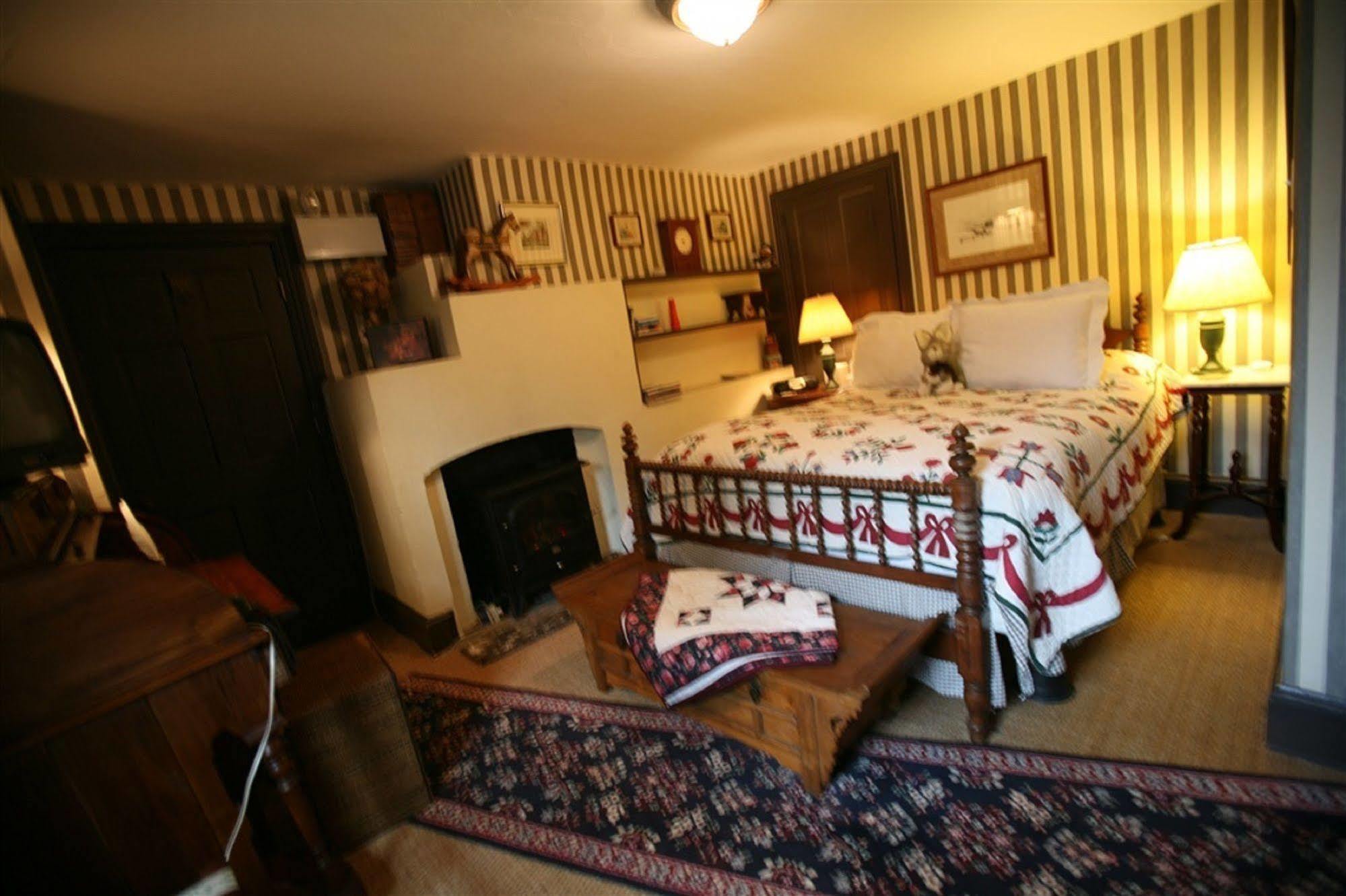 Wild Wisteria Bed & Breakfast Chadds Ford ภายนอก รูปภาพ